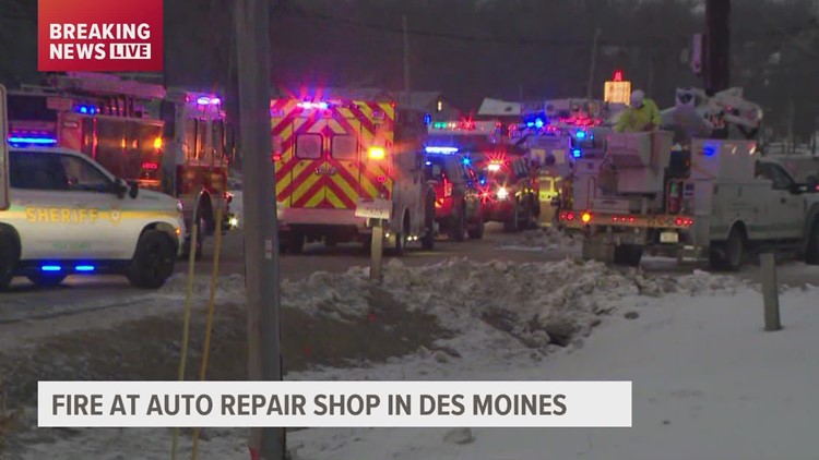 Officials: 1 dead after fire breaks out at auto repair shop