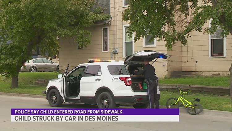 Des Moines police say 12-year-old on bike not wearing helmet in Tuesday crash, expected to be OK