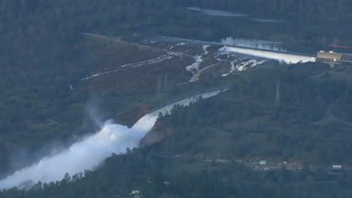 Water Levels Fall At Threatened California Dam As 200k Evacuated Weareiowa Com