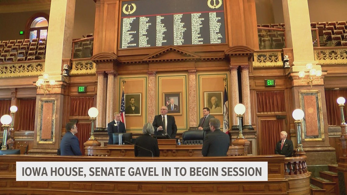 Iowa politics 2022 legislative session begins