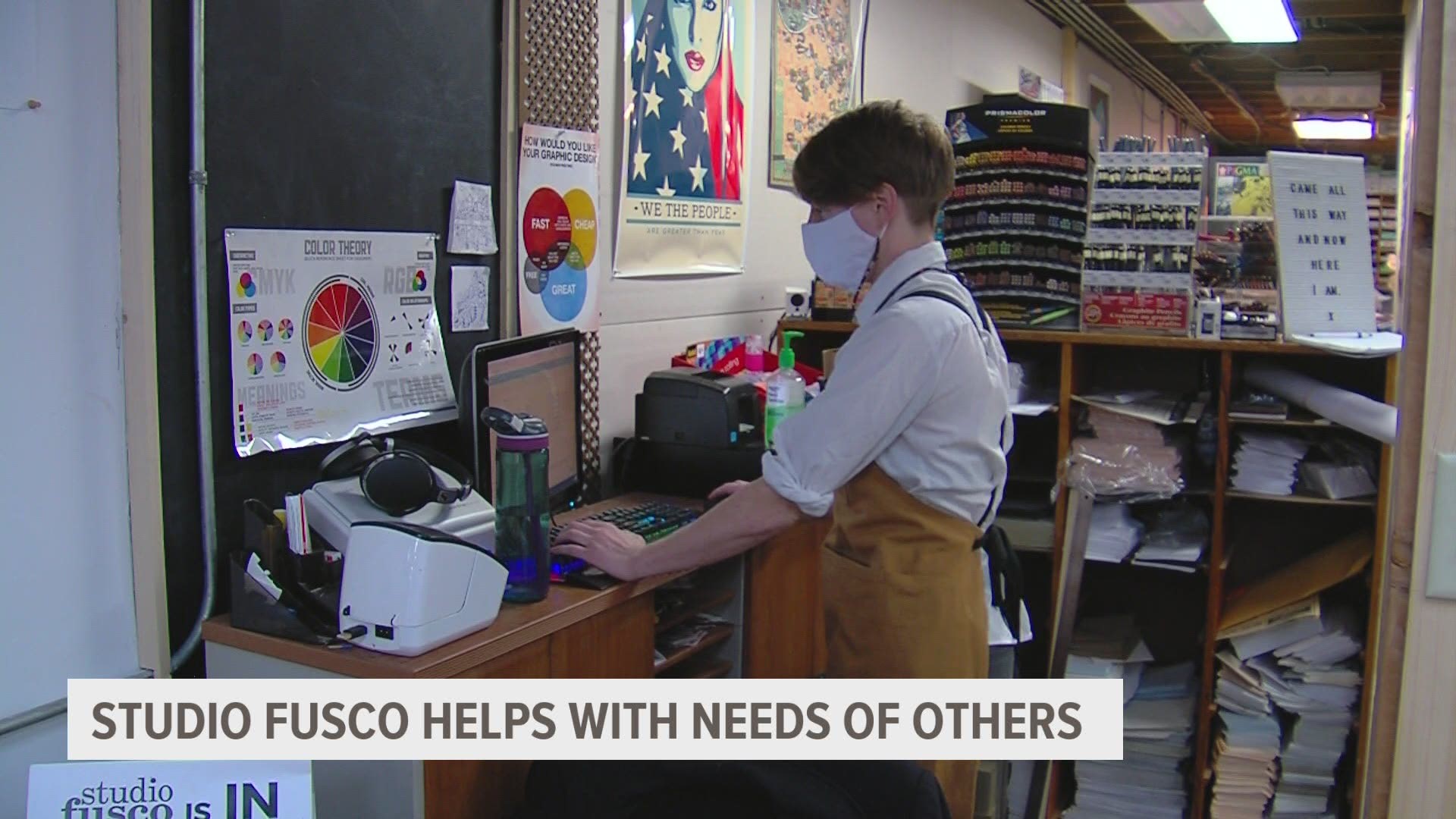 Studio Fusco creates free signs for businesses who need a hand during the pandemic.