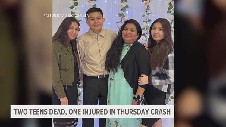 Perry community holds vigil honoring teens who died in crash