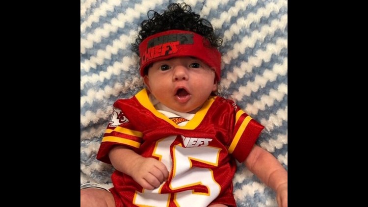 MINI MAHOMIES: Kansas City hospital dresses NICU babies in Chiefs-inspired  gear