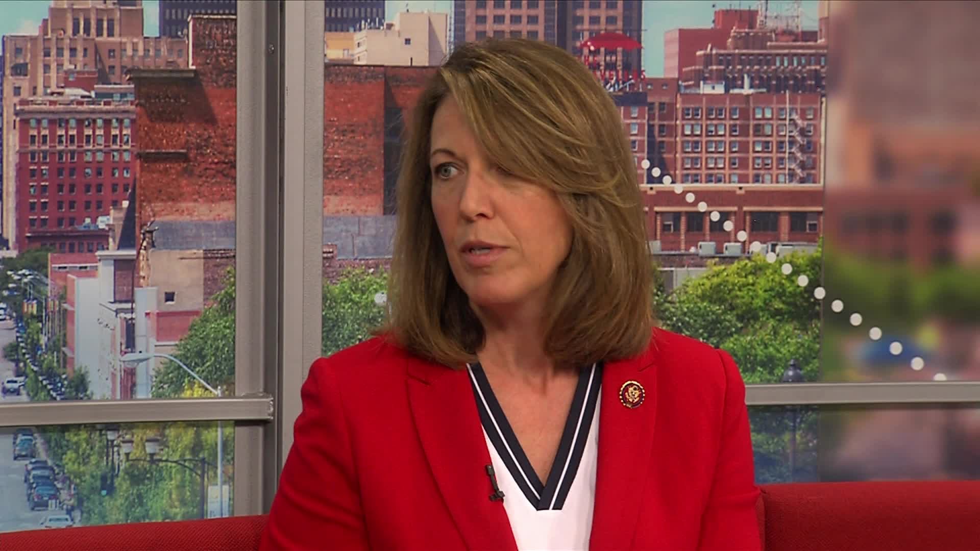 Rep. Axne says treatment of migrants is unacceptable