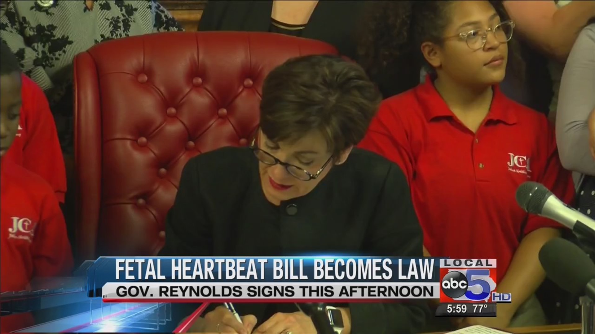 Governor Reynolds signs fetal heartbeat bill