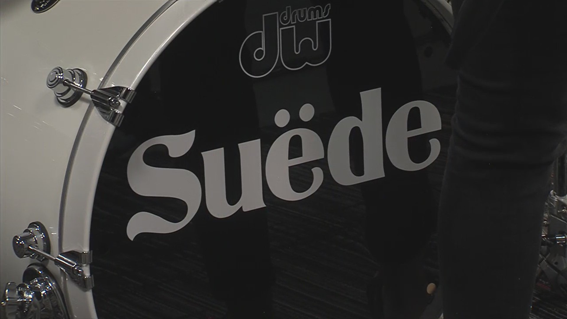 Live Performance - Suede (2)