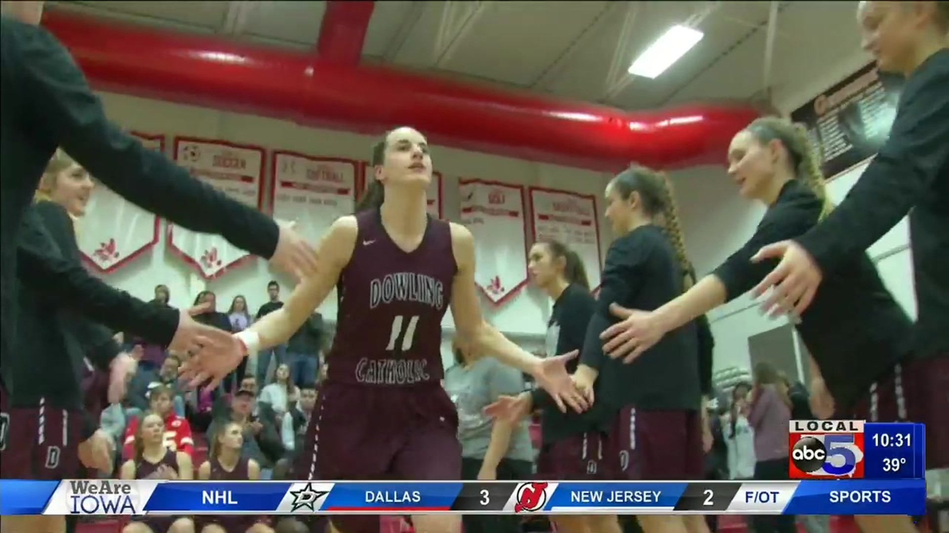 Caitlin Clark drops 34 in Dowling's loss to No. 1 City High