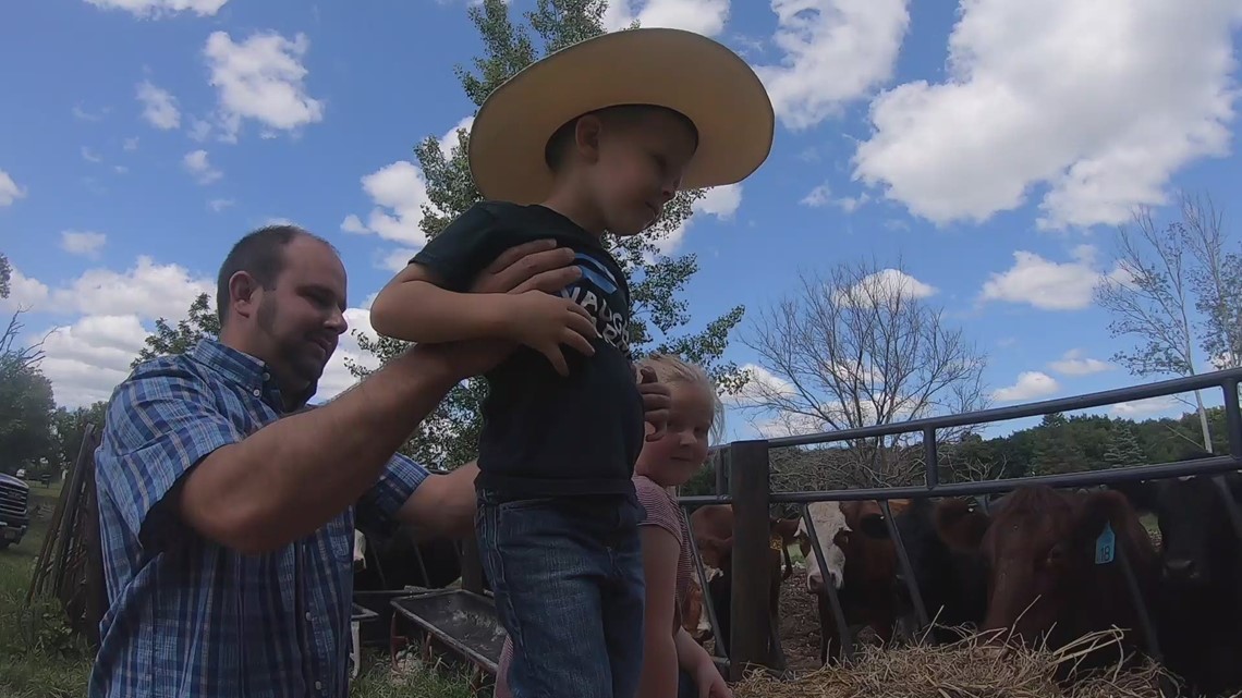 Social Media Help Keeps Maxwell Cattle Farm Afloat 7285