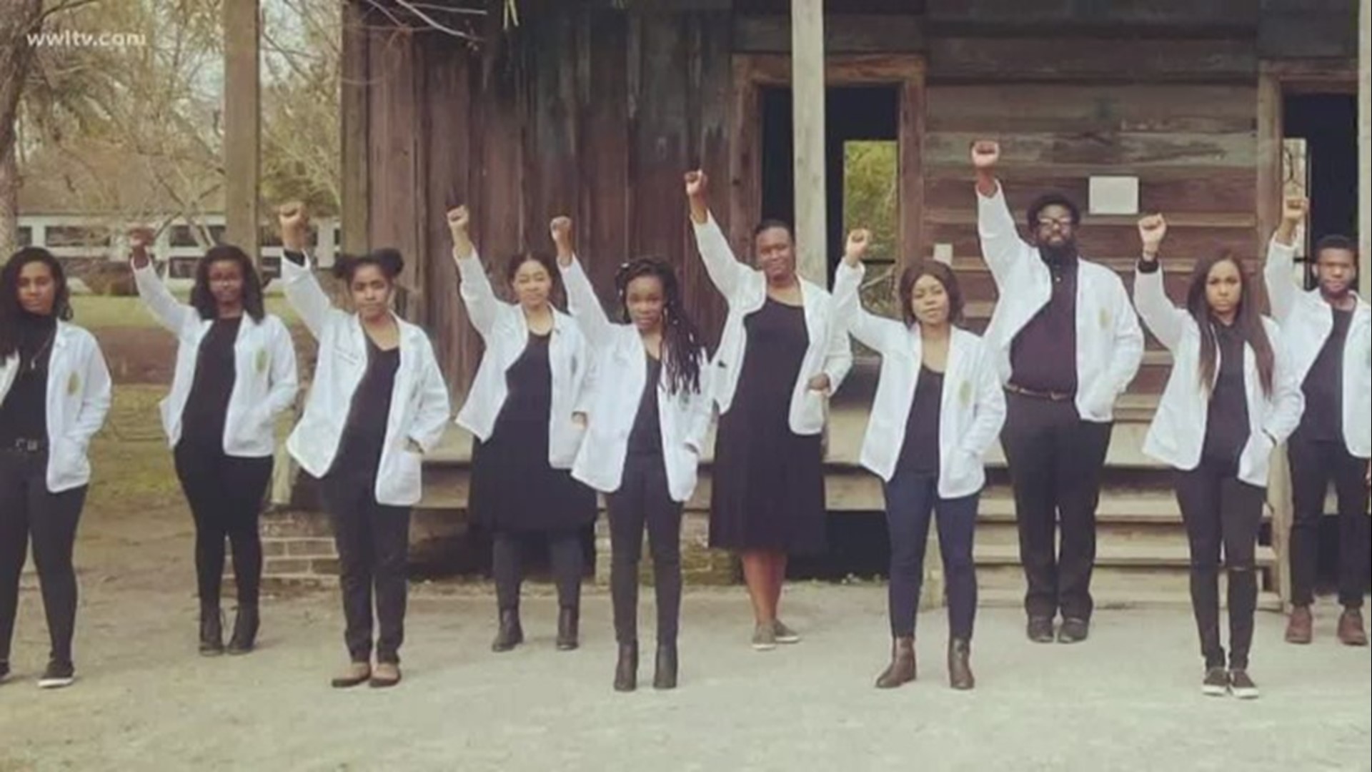 Tulane med students take 'iconic' photos at plantation