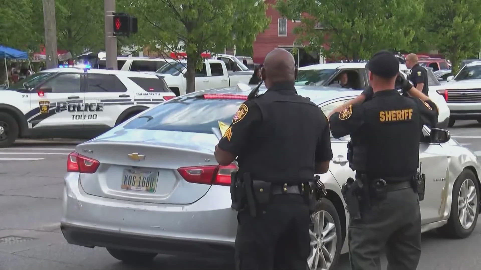 Police: 12 people shot near festival in Ohio, search for suspects ...