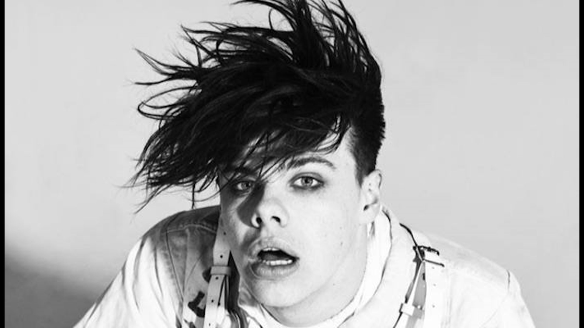 YUNGBLUD won’t perform at 80/35, bus breaks down | weareiowa.com