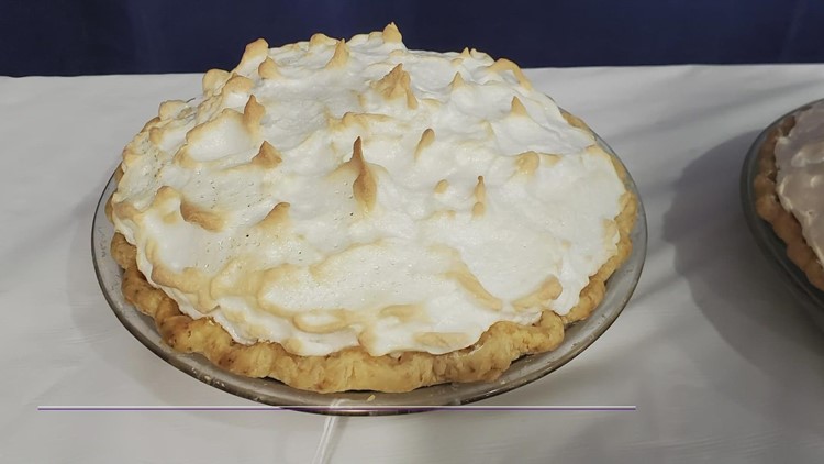 Lemon meringue pie baking contest at the 2021 Iowa State Fair