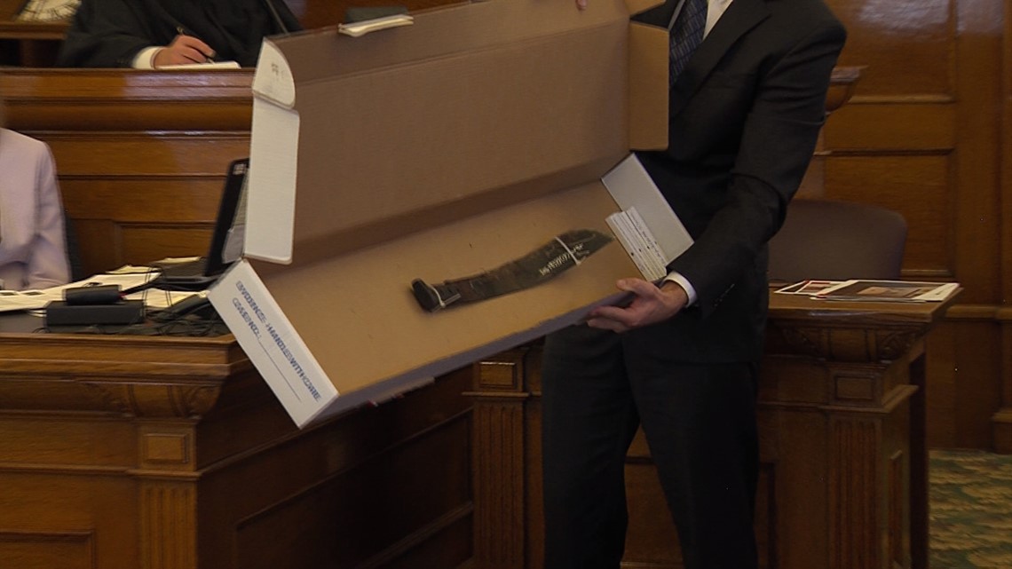 Machete shown, Illinois PD testify in Hernandez murder trial