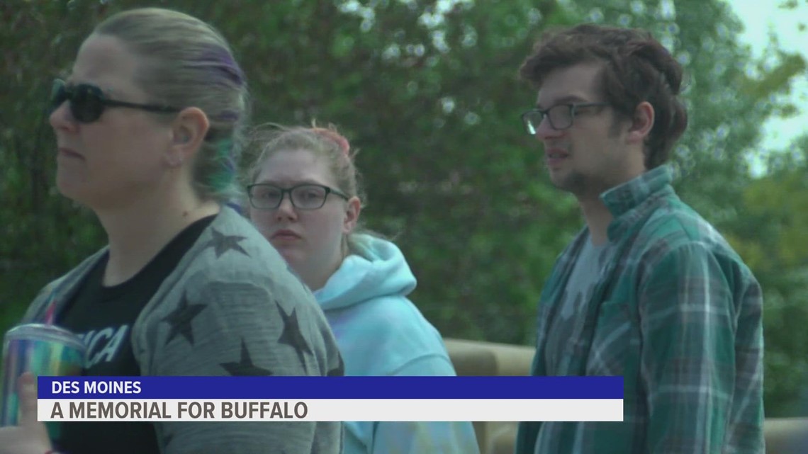 Iowans hold memorial for victims of Buffalo mass shooting - Vimarsana News