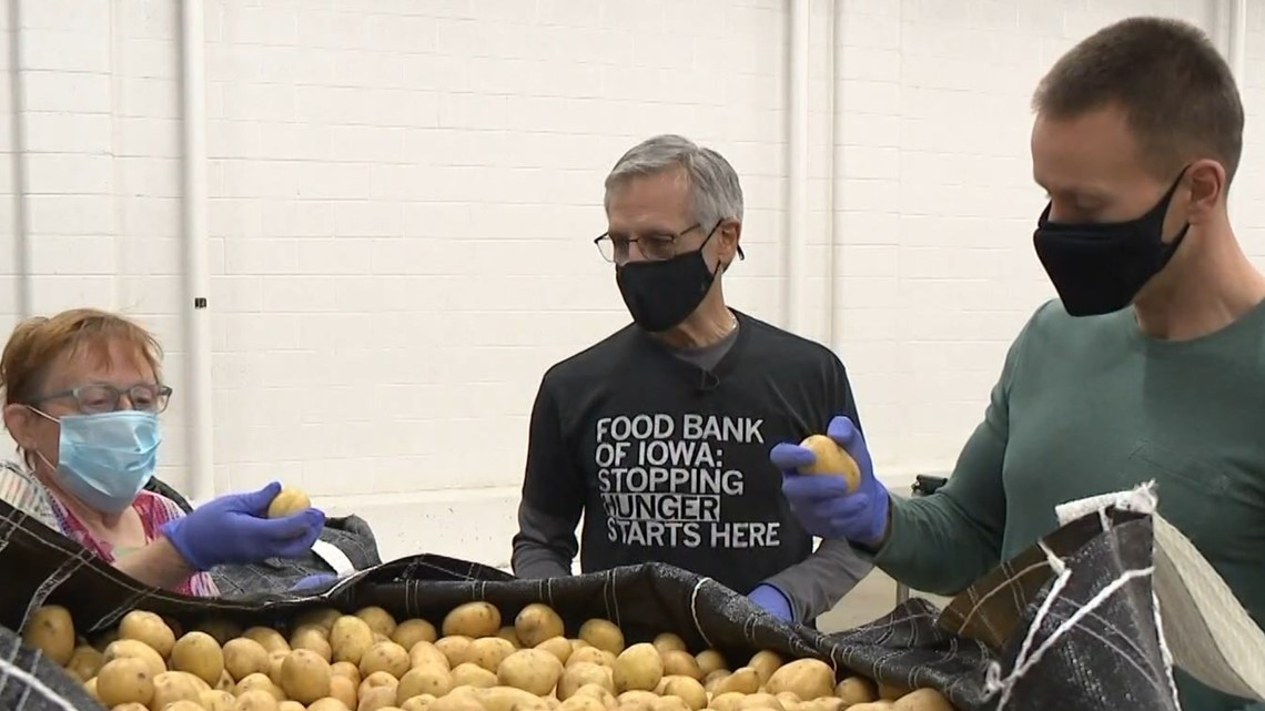 Food Bank of Iowa volunteer says 'one person can't do everything, but everybody can do something' - Vimarsana News
