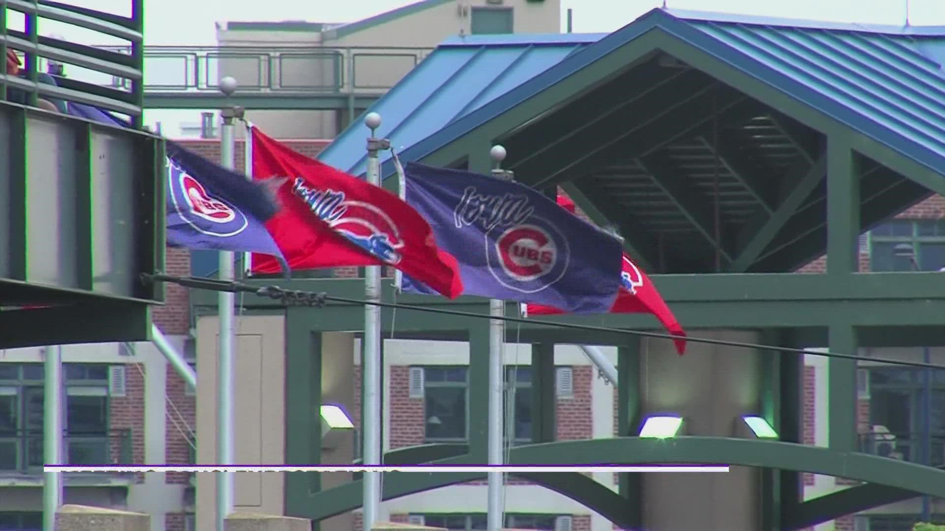 Former Iowa Cubs owner Michael Gartner told employees he was handing out new business cards. Instead, they received bonus checks from the team's sale last month.