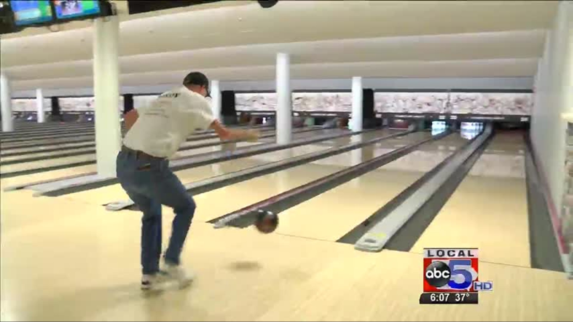 Special Olympics Iowa goes bowling