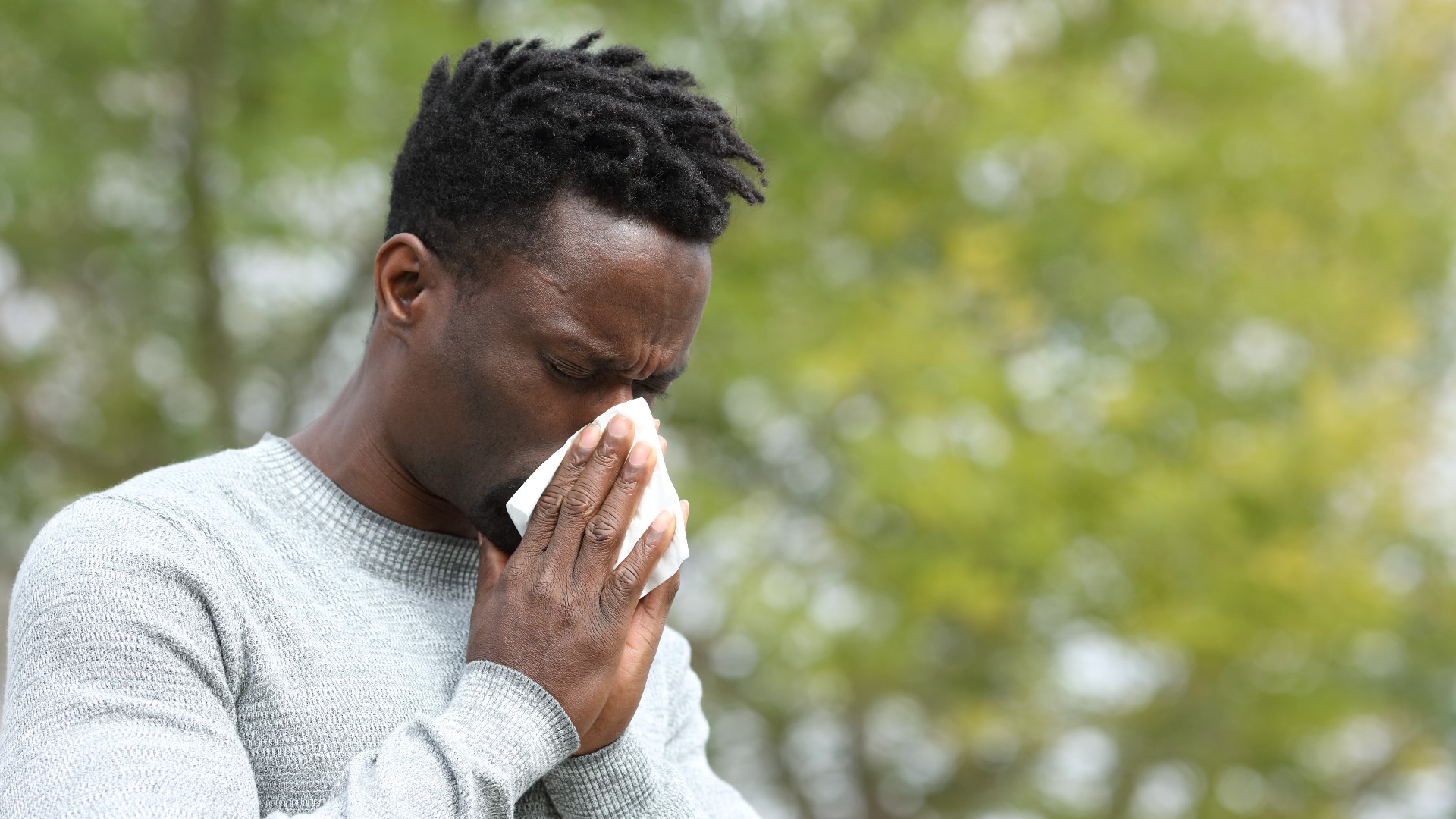 It may seem too early for your spring allergies to be acting up, but experts say it's not a surprise at all.