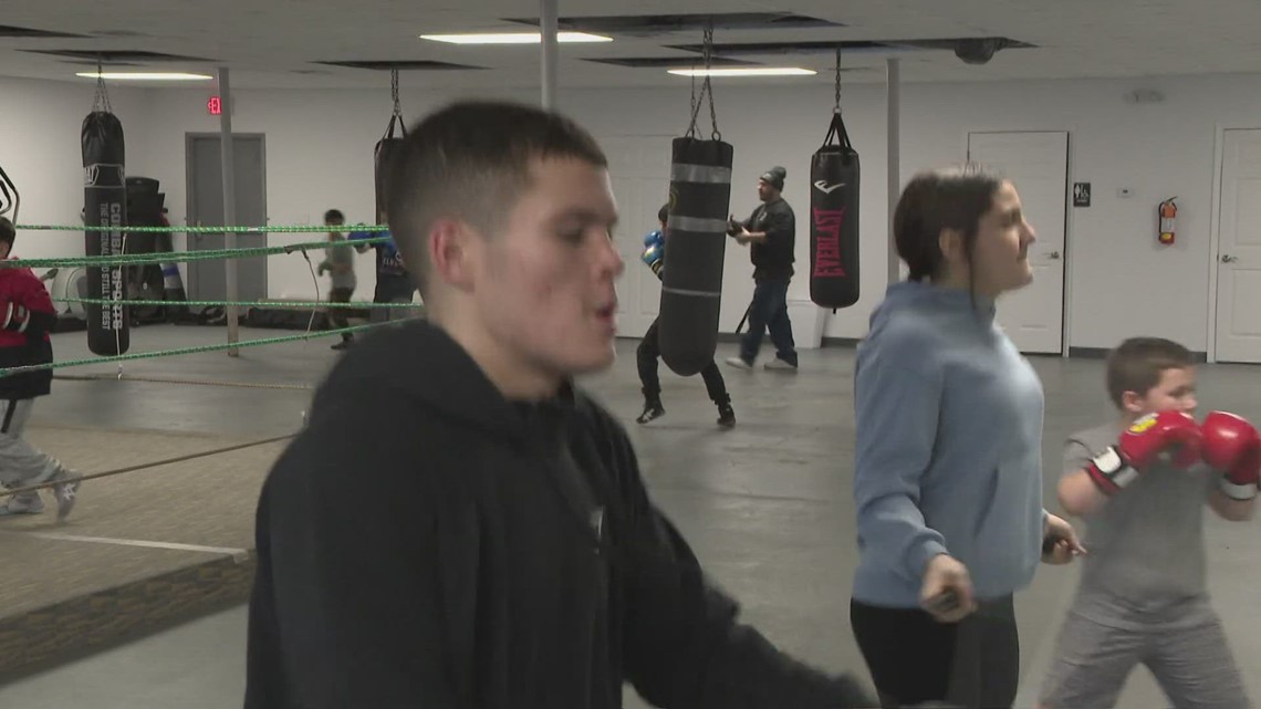 Peña's Boxing sends 2 boxers to National Silver Gloves Tournament