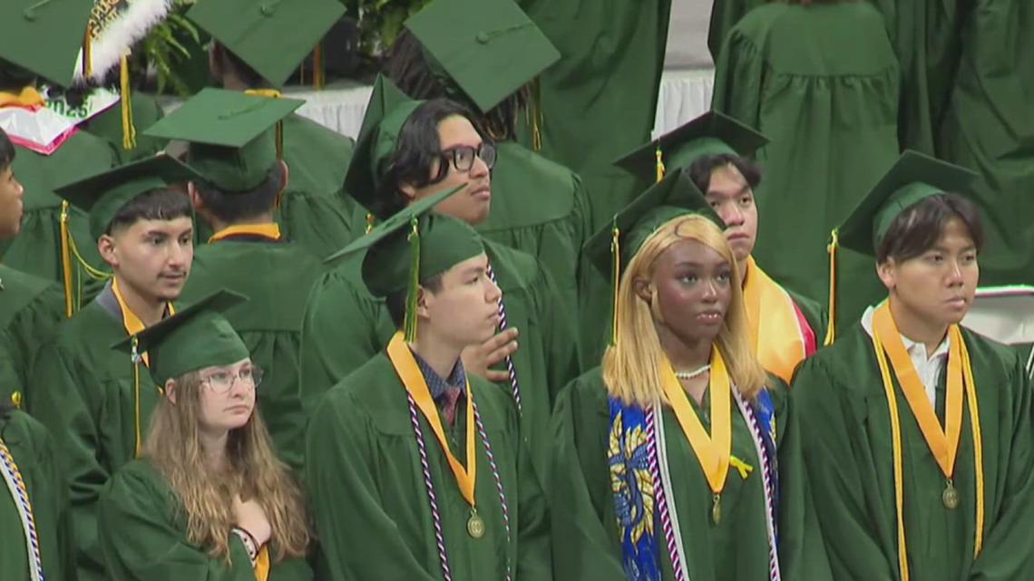Des Moines schools to use ticketing system for graduation ceremonies this spring