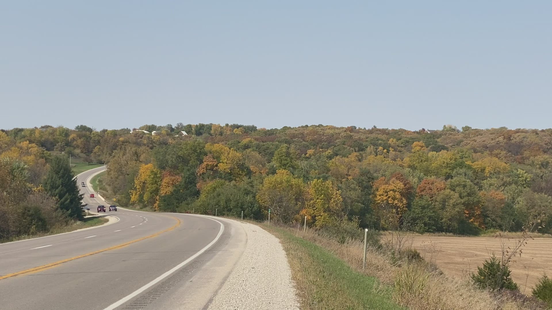 Michele shares some video from HWY 169 from Winterset to DeSoto, a drive she recommends. The fall colors won't be here long!
