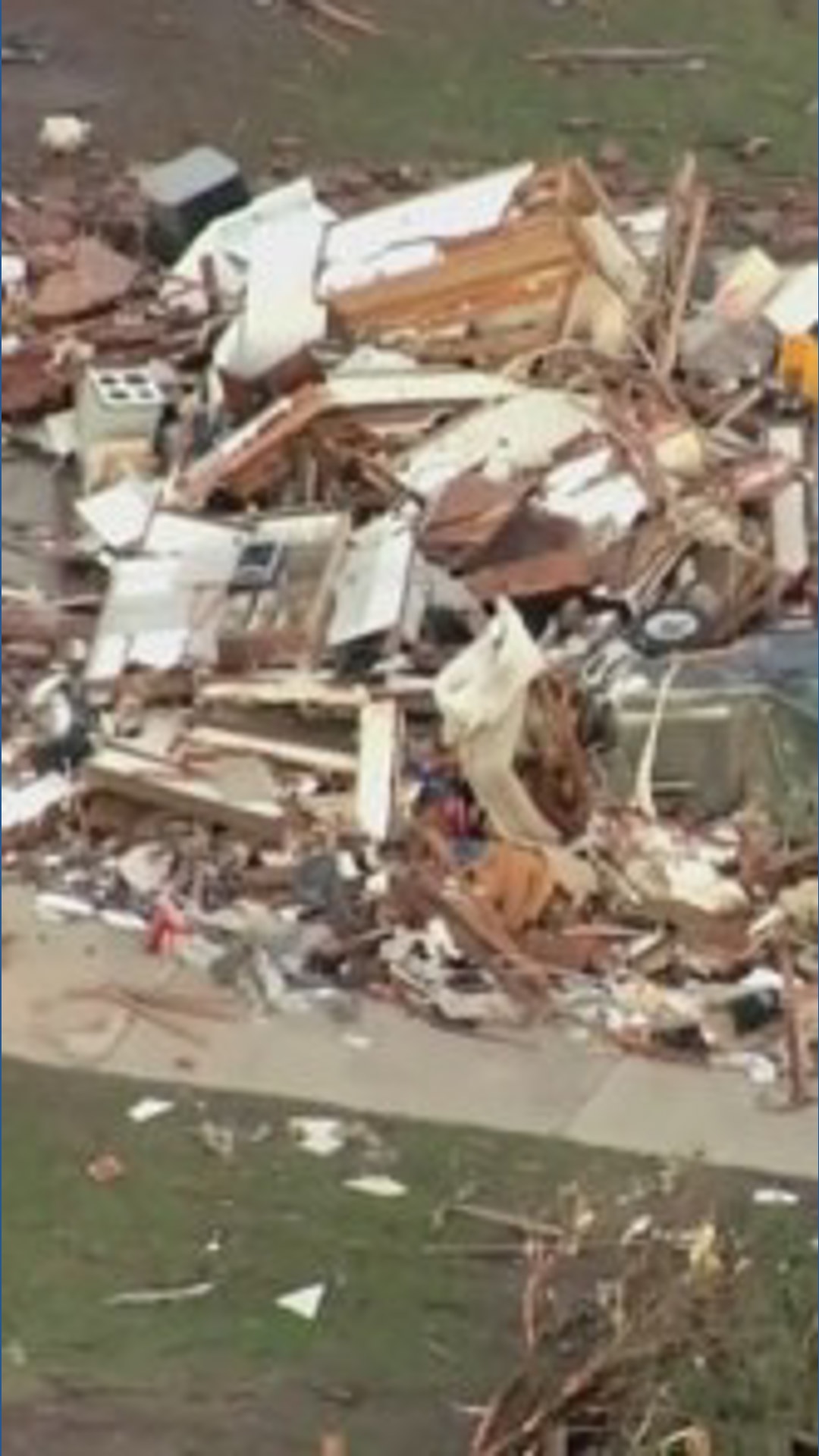 Tornado levels multiple homes in Enid, Oklahoma | weareiowa.com
