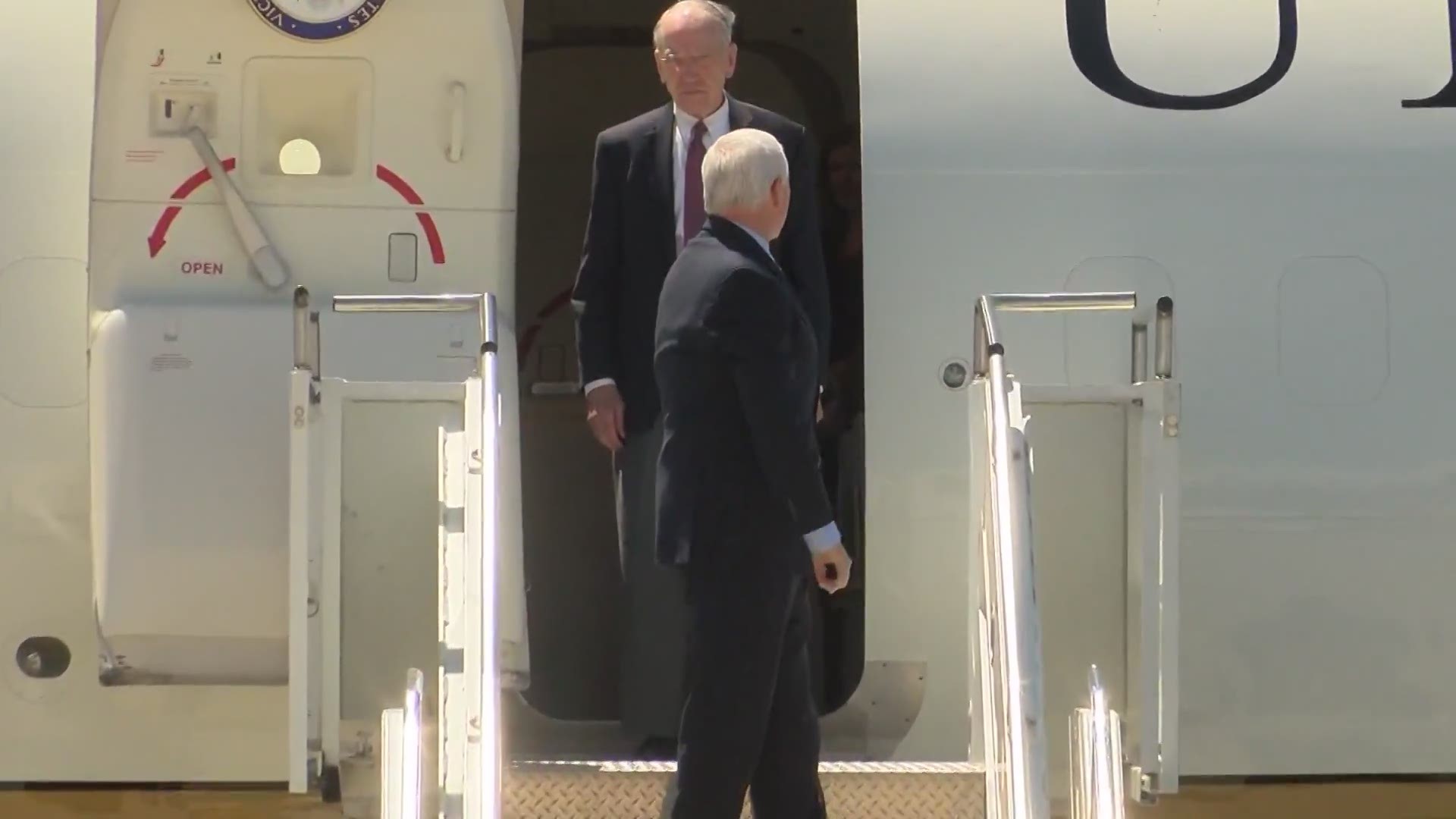 Vice President Pence, joined by senators Chuck Grassley and Joni Ernst, arrive in Iowa and are greeted by Gov. Kim Reynolds.