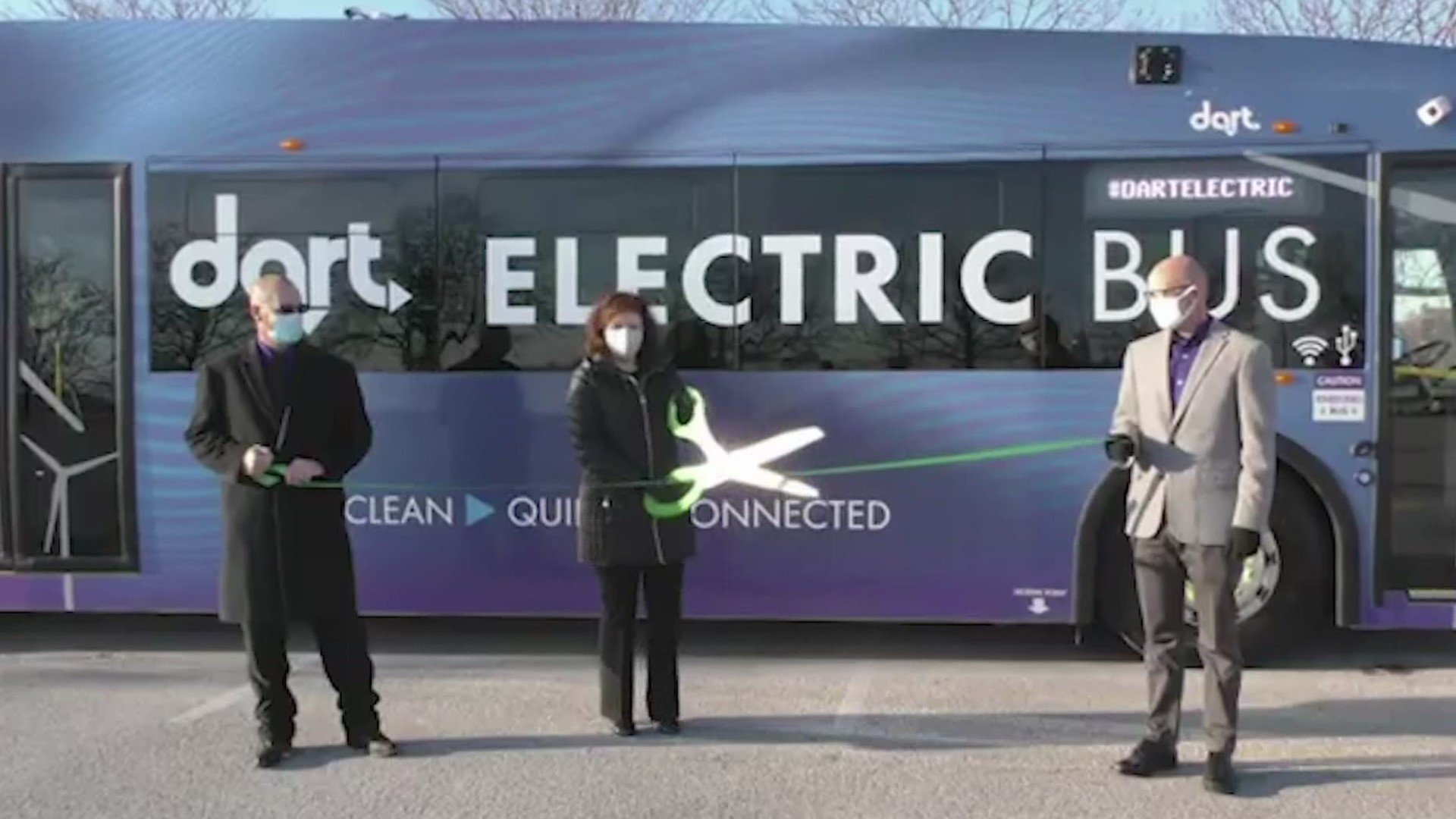 Seven electric buses are cruising the streets of Des Moines.