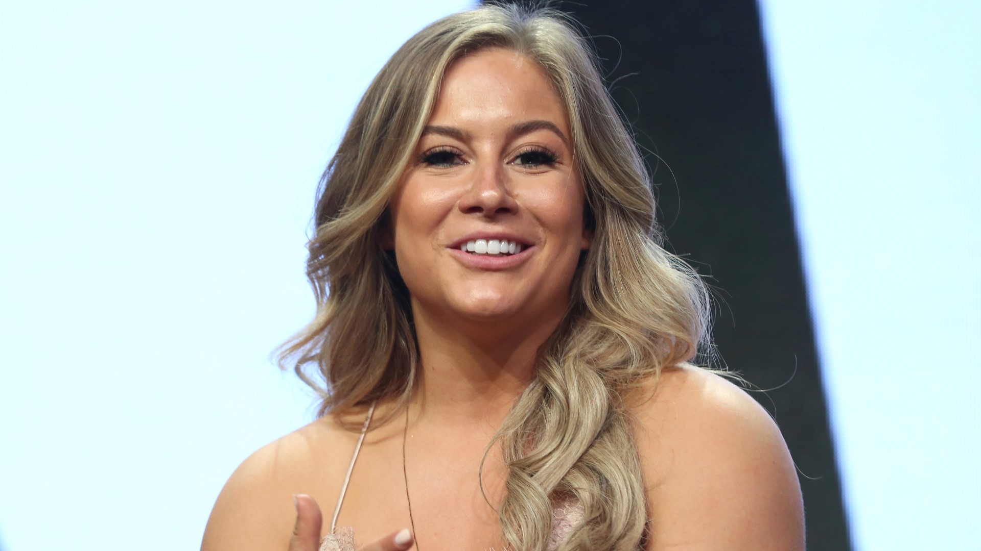 Watch: Shawn Johnson East returns with her kids to Chow's Gym