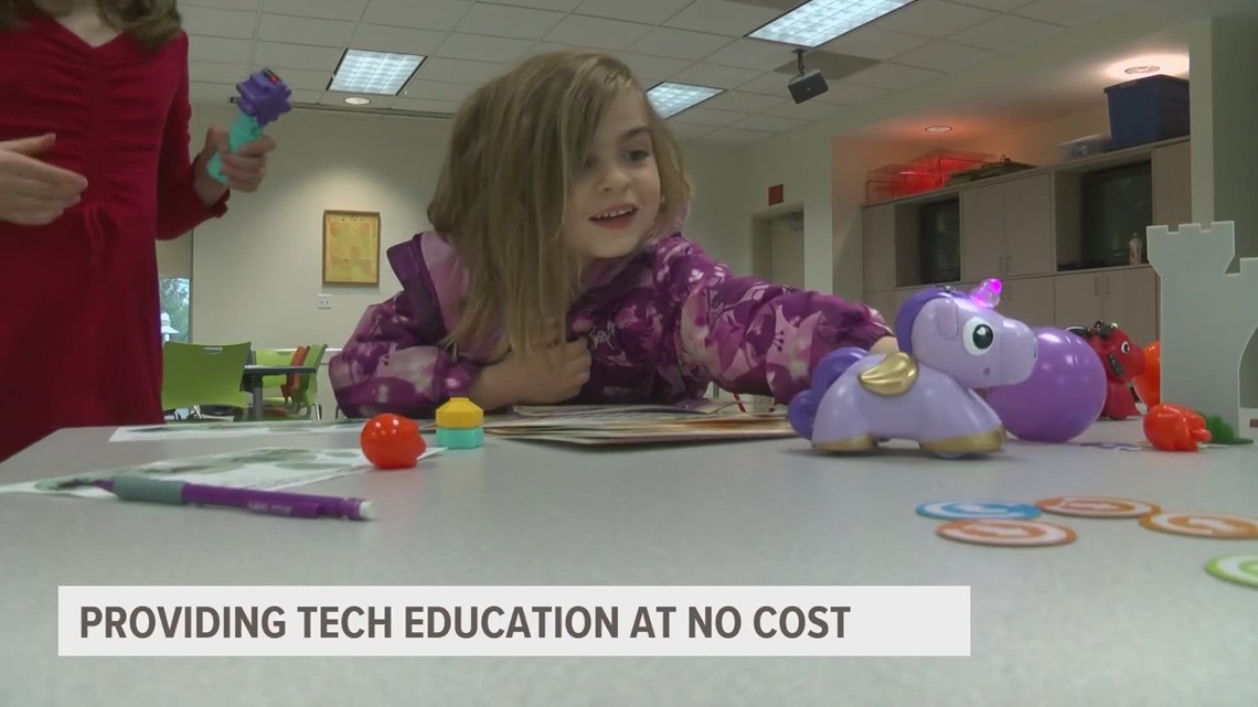 Altoona Public Library opens Maker Hub - Vimarsana News