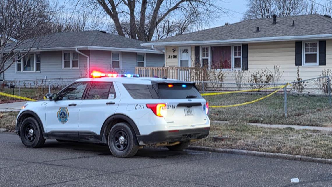 Des Moines police say 1 person in custody after stabbing