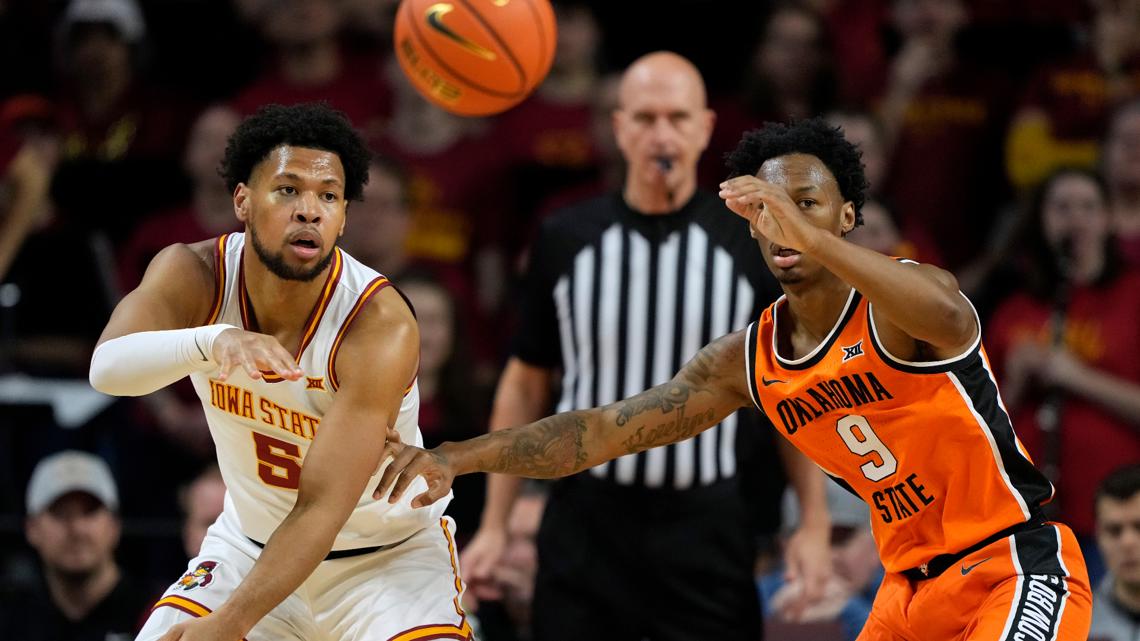 Iowa State moves up to No. 2 in AP Top 25; Hawkeyes fall out