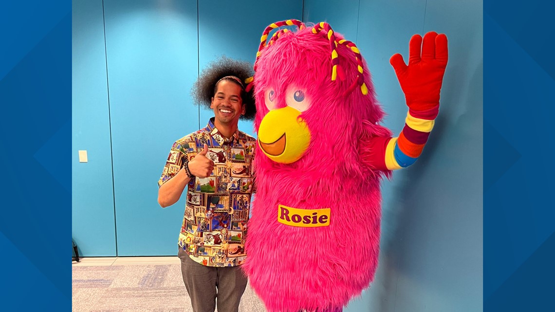 Mychal the Librarian visits Des Moines Public Library - Vimarsana News