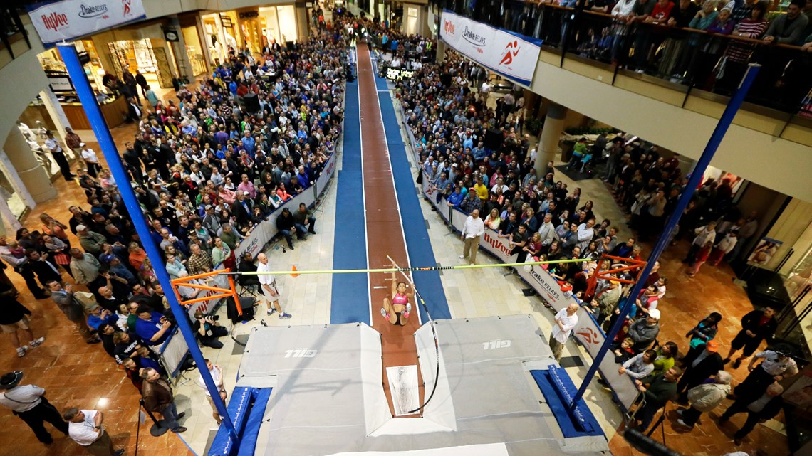 Drake Relays 2024 pole vault event at Jordan Creek Town Center