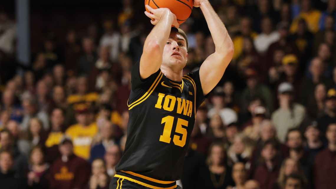 Maryland snaps Iowa's 6-game win streak, 77-70