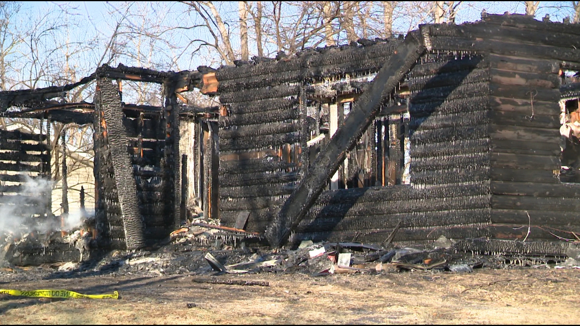 Des Moines Fire Department: House a 'total loss' in early Tuesday ...