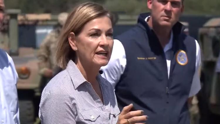 Gov. Reynolds, other Republican governors hold press conference at US-Mexico border