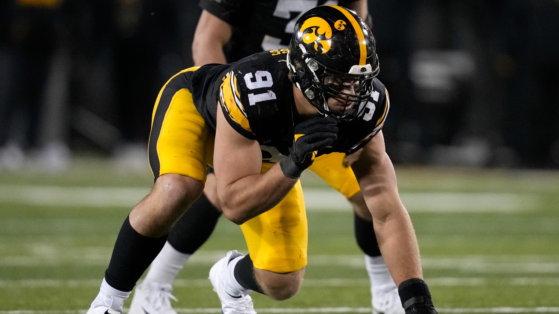 Lukas Van Ness, a Barrington, Ill. native, has found his home in the National Football League.