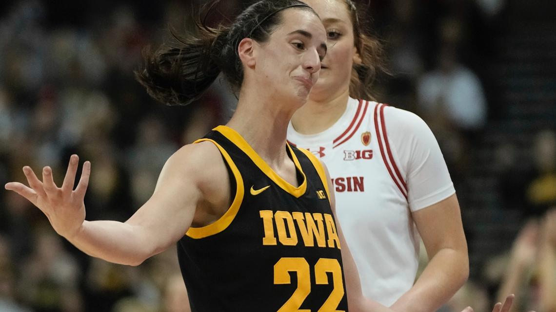 Iowa vs. Wisconsin Clark leads Hawkeyes to 8765 win