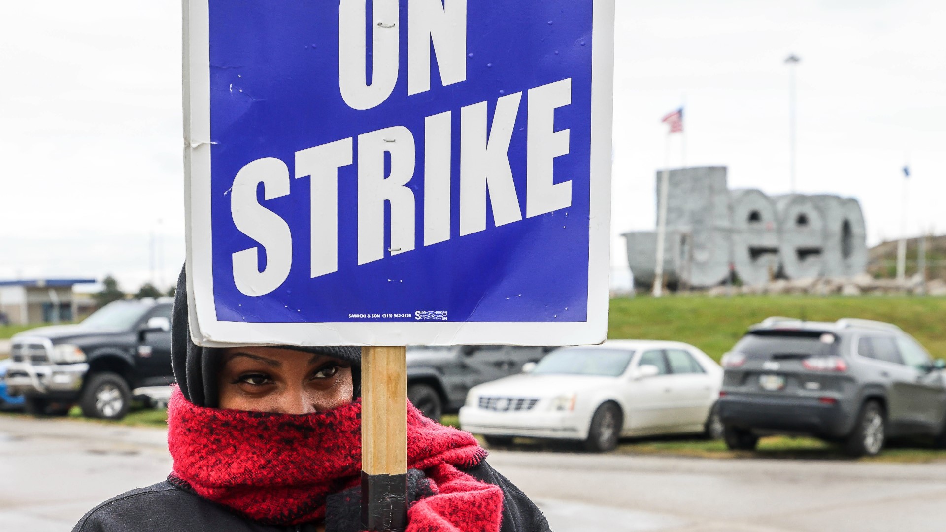 UAW Threatens To Expand Strike On Friday Amid Contract Talks | Fox43.com