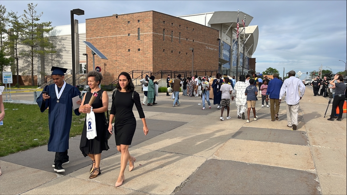 Des Moines police describe 'chaotic scene' after shots ring out outside Roosevelt commencement | weareiowa.com