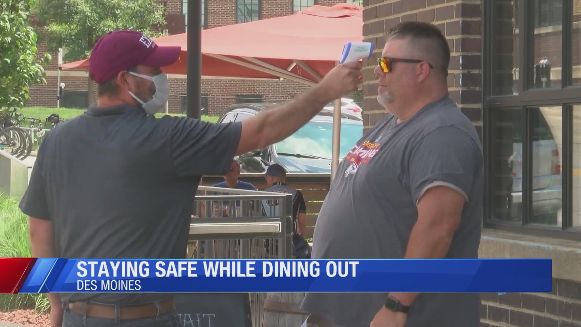 Dining out during the COVID-19 pandemic? Here's how to stay safe