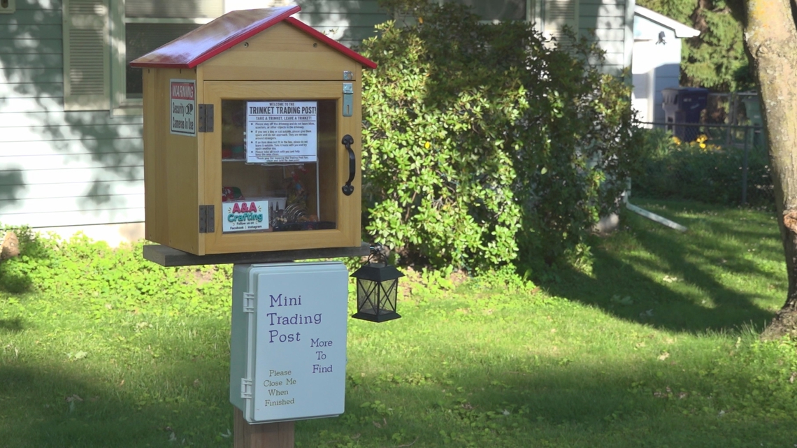 'Take a trinket, leave a trinket': Urbandale couple creates small toy exchange post