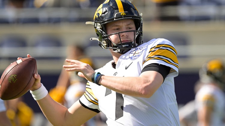 Iowa QB Petras fighting for job after offense underperforms