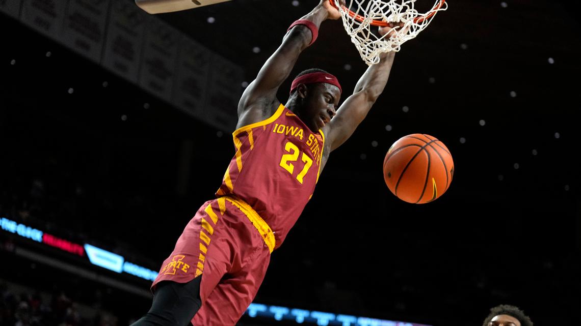 Iowa State moves up in AP Top 25, Arizona remains No. 1