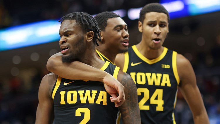 Hawkeye men's basketball comes out on top of Virginia 75-74