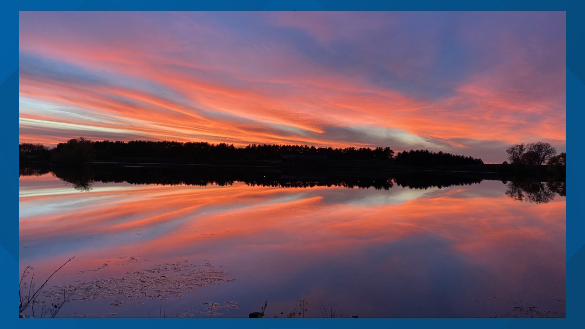 Why does the sun set earlier in the fall and winter?