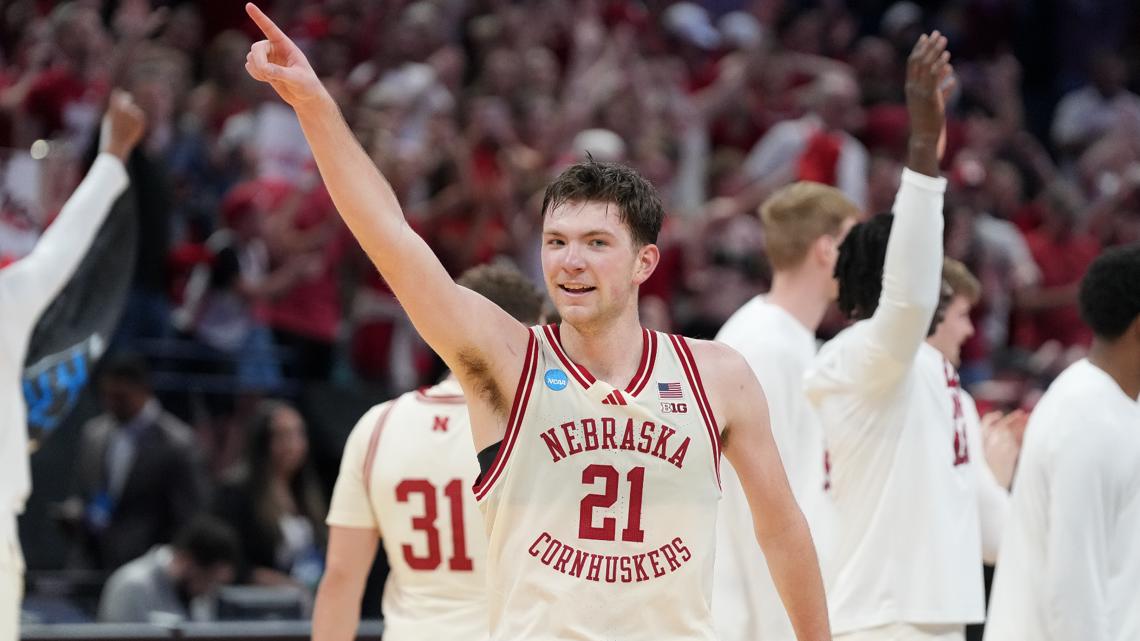 A sweet Sandfort 16: Waukee native rolling new team into NCAA Sweet 16 for first time ever