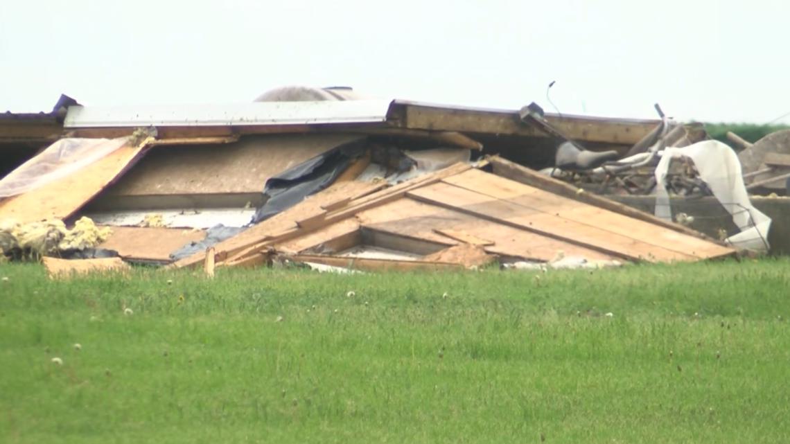 Straight-line winds down trees, damage homes in central Iowa