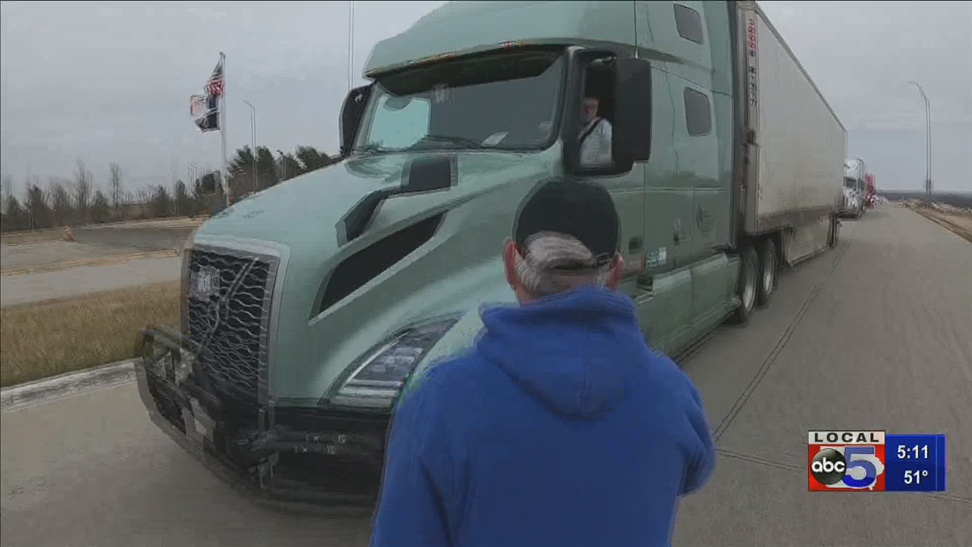 The Iowa Motor Truck Association is working to give 1,000 complimentary boxed lunches to truck drivers.